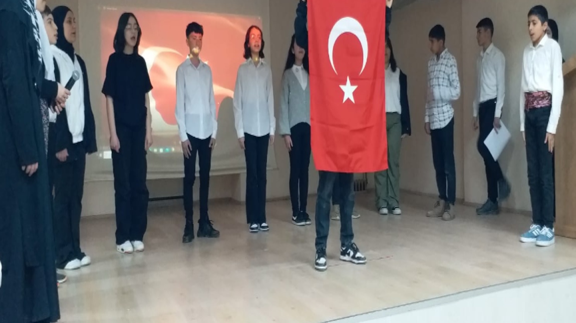Okulumuzda İstiklal Marşının kabulü ve Mehmet Akif Ersoy'u Anma töreni yapıldı.
